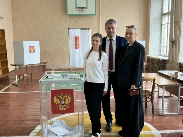 В Новгородской области проходят выборы депутатов областной Думы восьмого созыва и Государственной Думы девятого созыва В Новгородской области проходят выборы депутатов областной Думы восьмого созыва и Государственной Думы девятого созыва