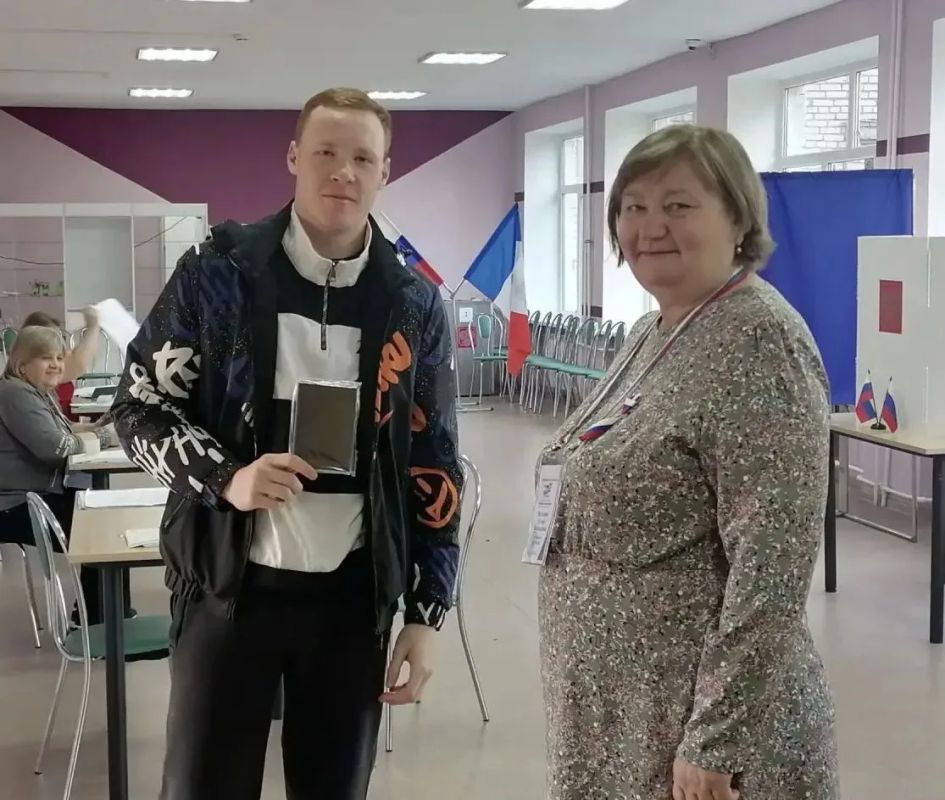 Сделай свой первый выбор!. Более шести с половиной тысяч молодых жителей Новгородчины впервые смогут проголосовать на выборах, которые пройдут в Новгородской области в Единый день голосования 2026 Сделай свой первый выбор!. Более шести с половиной тысяч молодых жителей Новгородчины впервые смогут проголосовать на выборах, которые пройдут в Новгородской области в Единый день голосования 2026