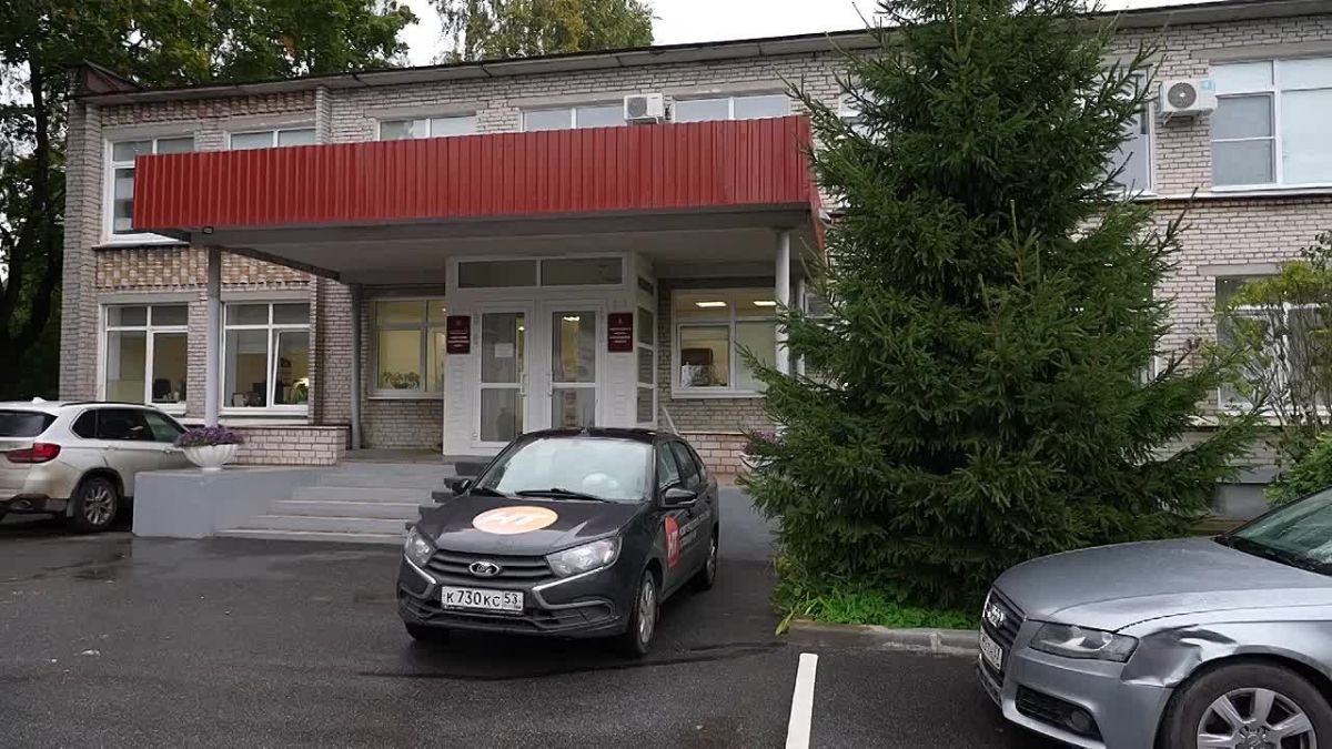 Губернатор Александр Дронов посетил штаб общественного наблюдения за выборами в Великом Новгороде