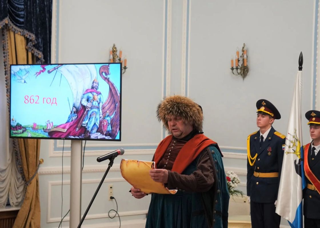 В Великом Новгороде прошёл городской форум «От истории к будущему» В Великом Новгороде прошёл городской форум «От истории к будущему»