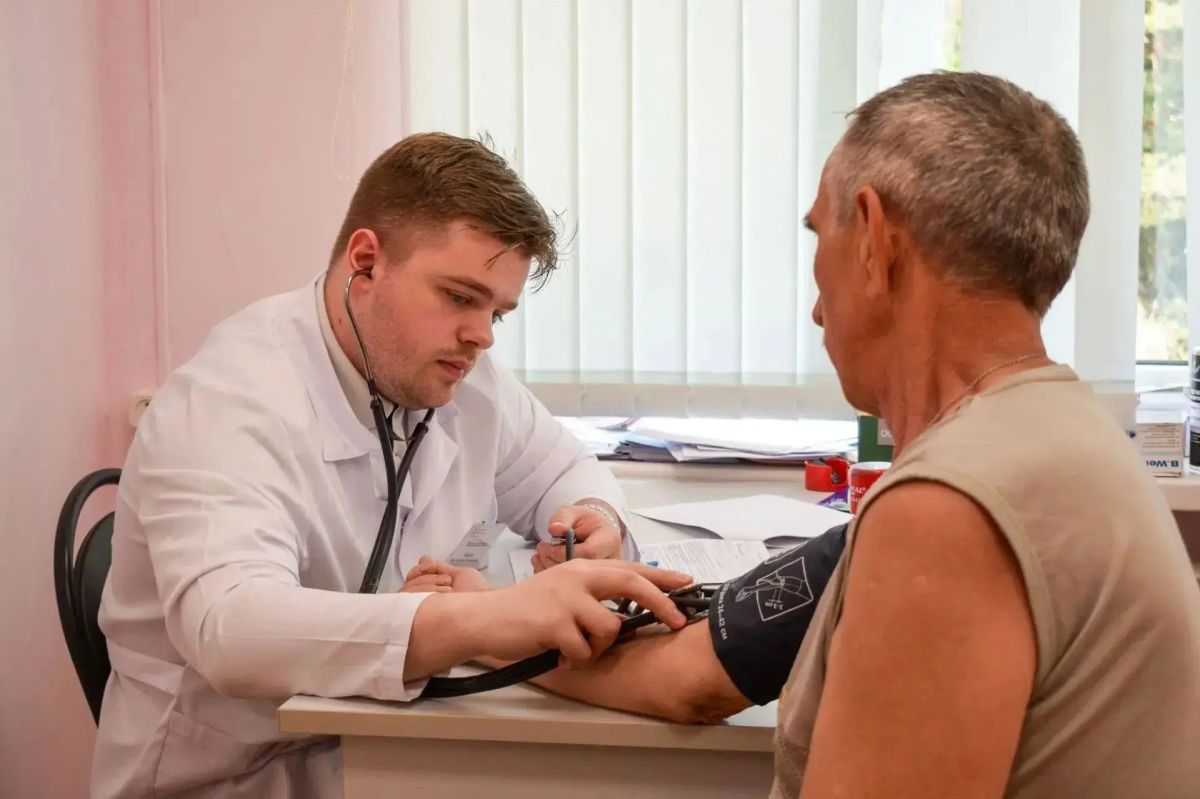 Вчера на оперативном совещании по руководством губернатора Александра Дронова подвели итоги проекта «Здоровая семья» Вчера на оперативном совещании по руководством губернатора Александра Дронова подвели итоги проекта «Здоровая семья»