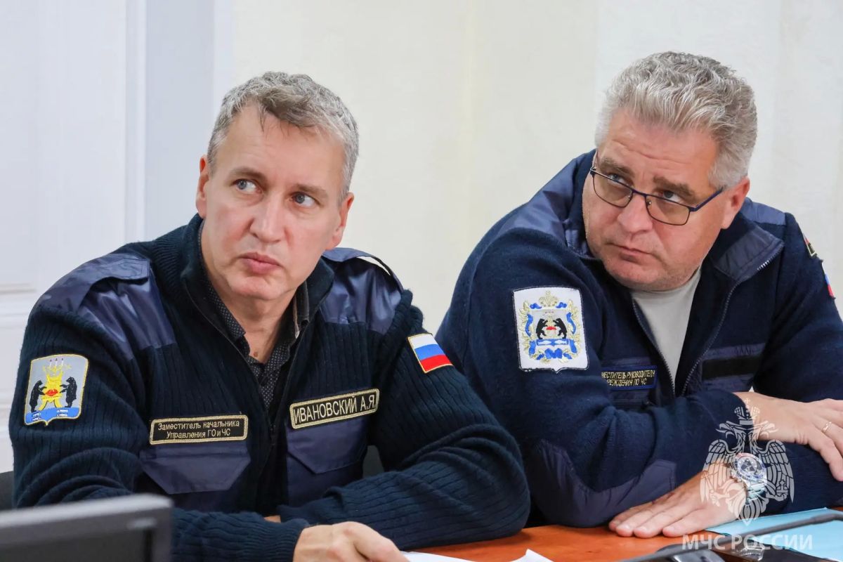 В Великом Новгороде прошли командно-штабные учения В Великом Новгороде прошли командно-штабные учения