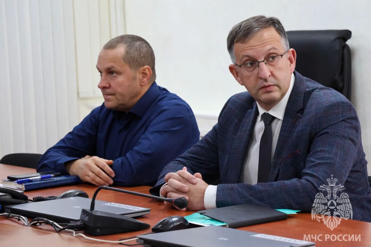 В Великом Новгороде прошли командно-штабные учения В Великом Новгороде прошли командно-штабные учения