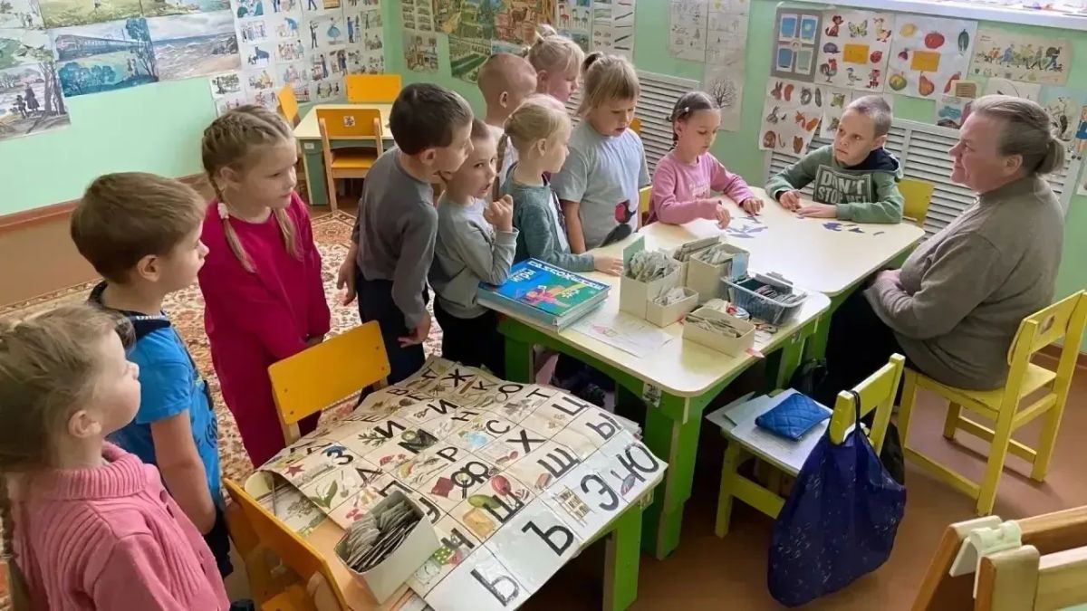 В сфере дошкольного образования Новгородской области работает 2700 специалистов В сфере дошкольного образования Новгородской области работает 2700 специалистов