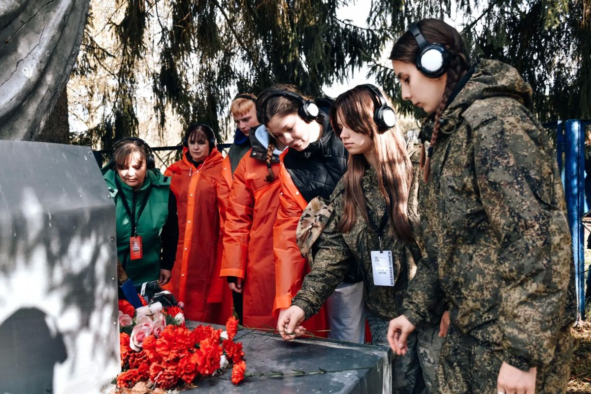 Третий день областного похода был посвящён Герою Советского Союза, партизану Леониду Голикову Третий день областного похода был посвящён Герою Советского Союза, партизану Леониду Голикову