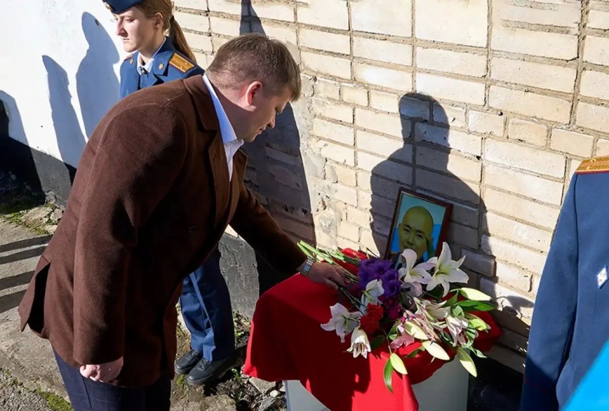 В исправительной колонии в Панковке открыли мемориальную доску Саяну Доржиеву