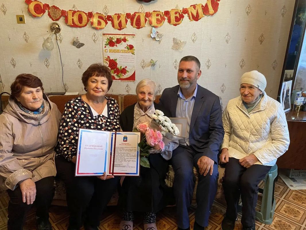 Сегодня свой 90-й день рождения празднует замечательный человек, ветеран труда, чья жизнь настоящий пример преданности медицине