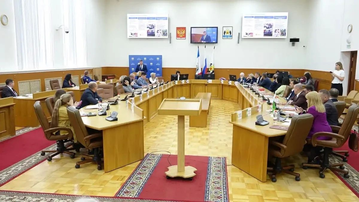 Двое депутатов Думы Великого Новгорода досрочно слагают полномочия