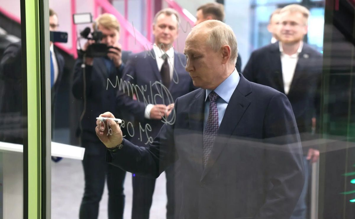 Александр Розбаум: Сегодня День рождения у Президента России Верховного Главнокомандующего Вооруженными Силами Российской Федерации Владимира Владимировича Путина Александр Розбаум: Сегодня День рождения у Президента России Верховного Главнокомандующего Вооруженными Силами Российской Федерации Владимира Владимировича Путина