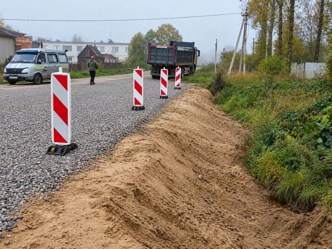 Аварийный мост через реку Доброха в Чудовском округе демонтируют