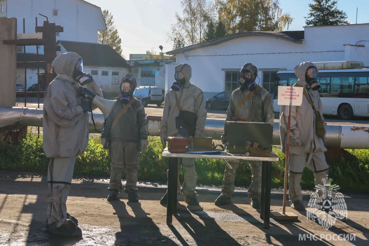 В Новгородской области, как и по всей стране, завершилась штабная тренировка по гражданской обороне В Новгородской области, как и по всей стране, завершилась штабная тренировка по гражданской обороне