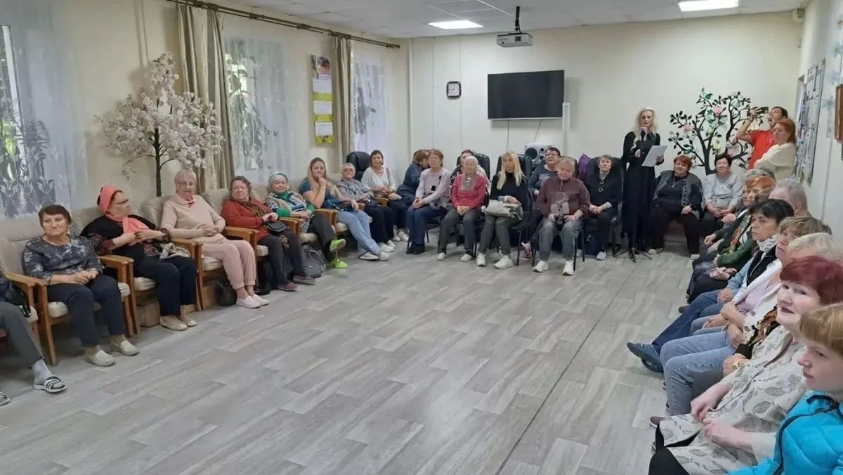 Новгородские полицейские научили пенсионеров противостоять мошенникам Новгородские полицейские научили пенсионеров противостоять мошенникам