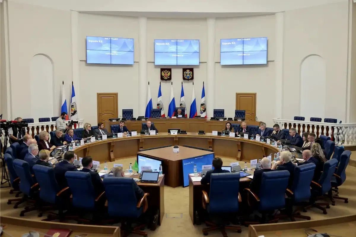 Семь фракций зарегистрировали в Новгородской областной думе