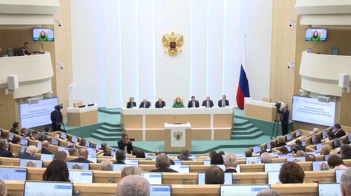 Александр Дронов оценил работу сенаторов от Новгородской области