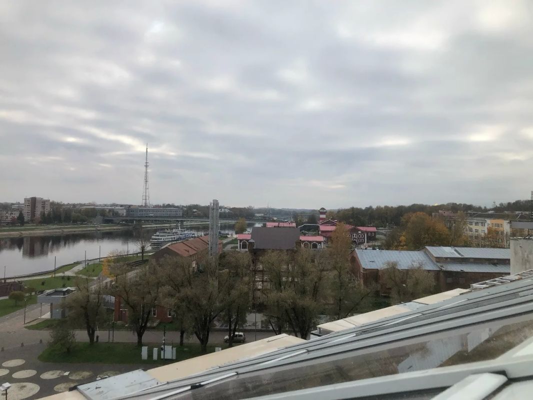 Фото: вид с пятого этажа новгородского Театра драмы Фото: вид с пятого этажа новгородского Театра драмы