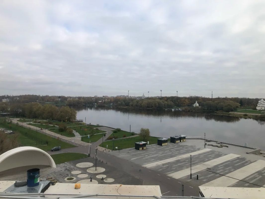 Фото: вид с пятого этажа новгородского Театра драмы Фото: вид с пятого этажа новгородского Театра драмы