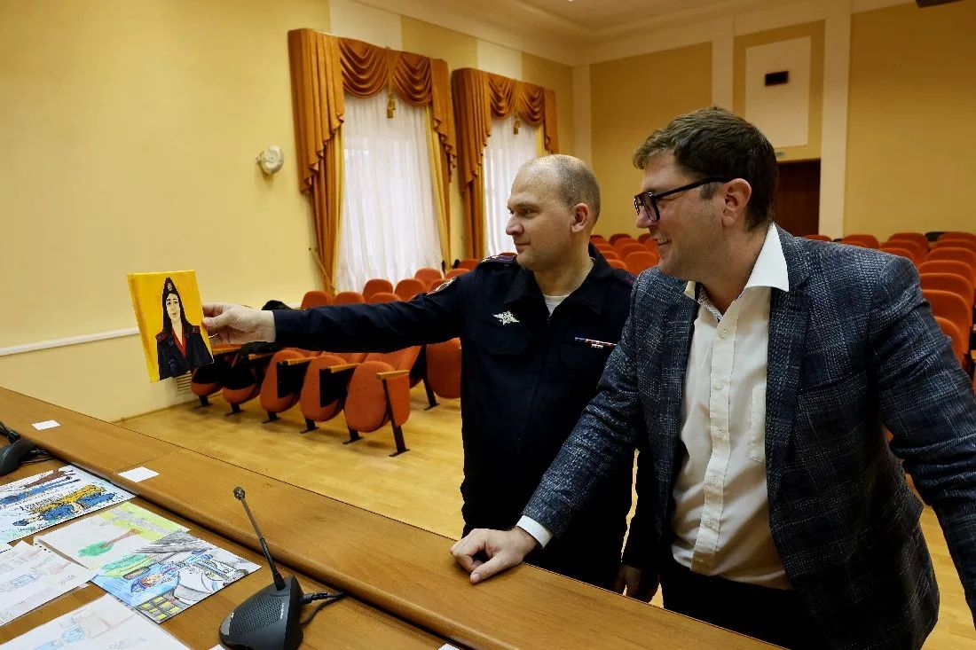 В Новгородской области полицейские и общественники подвели итоги конкурса «Мои родители работают в полиции»
