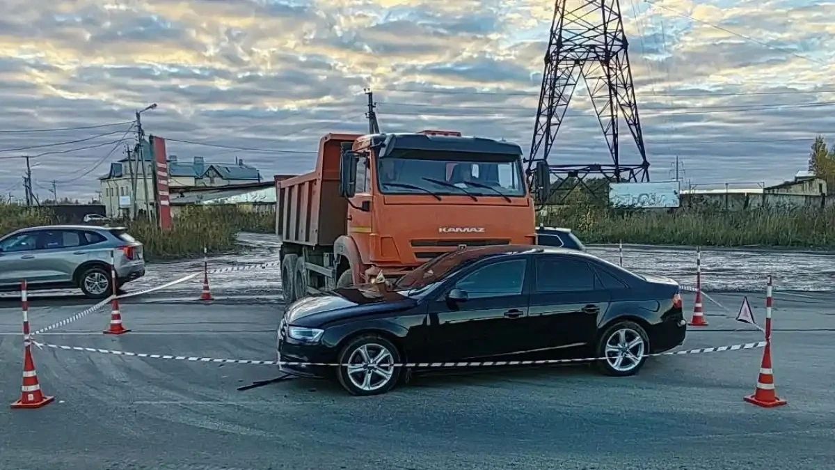 В ДТП с «КамАЗом» в Великом Новгороде пострадал водитель «Ауди»