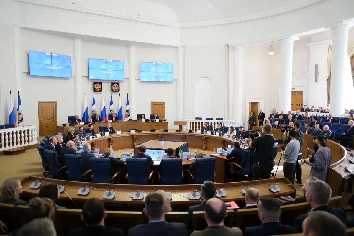 Родственникам иноагентов в Новгородской области запретили быть помощниками депутатов