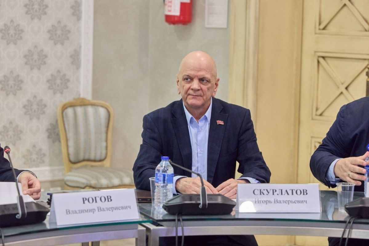 Владимир Рогов: О юбилее позорной даты. Вместе с коллегами проработали в ОП РФ тему «Уроки Рейкьявика: цена иллюзий и защита суверенитета в XXI веке», приурочив мероприятие к 40-летию встречи Михаила Горбачёва и Рональда... Владимир Рогов: О юбилее позорной даты. Вместе с коллегами проработали в ОП РФ тему «Уроки Рейкьявика: цена иллюзий и защита суверенитета в XXI веке», приурочив мероприятие к 40-летию встречи Михаила Горбачёва и Рональда...