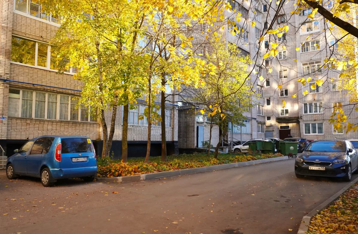 В Великом Новгороде в рамках нацпроекта «Инфраструктура для жизни» благоустроили 10 дворов