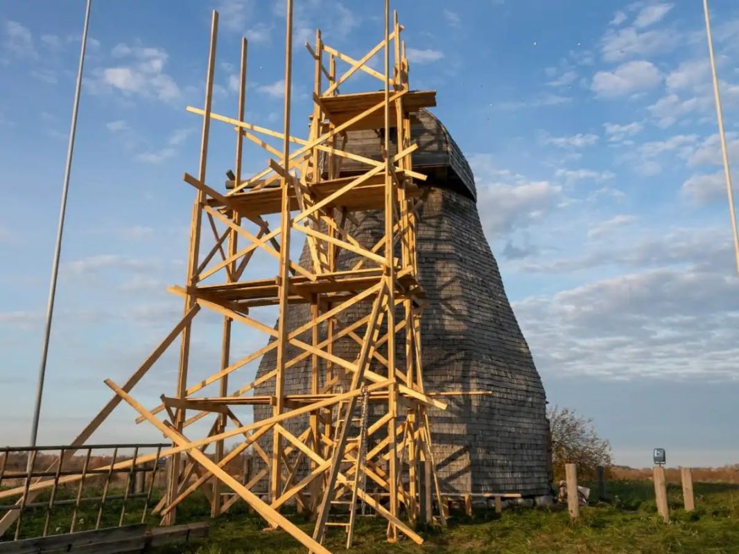 Мельнице из музея «Витославлицы» вернут крылья