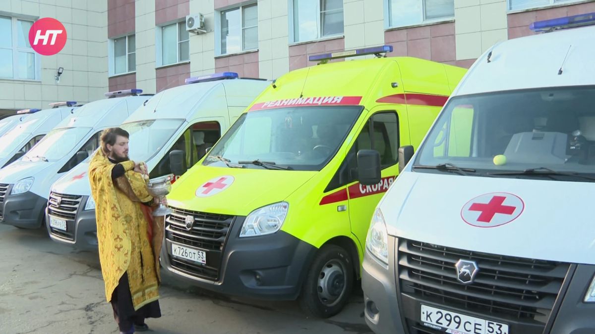 В Великом Новгороде наградили лучших водителей скорой помощи В Великом Новгороде наградили лучших водителей скорой помощи