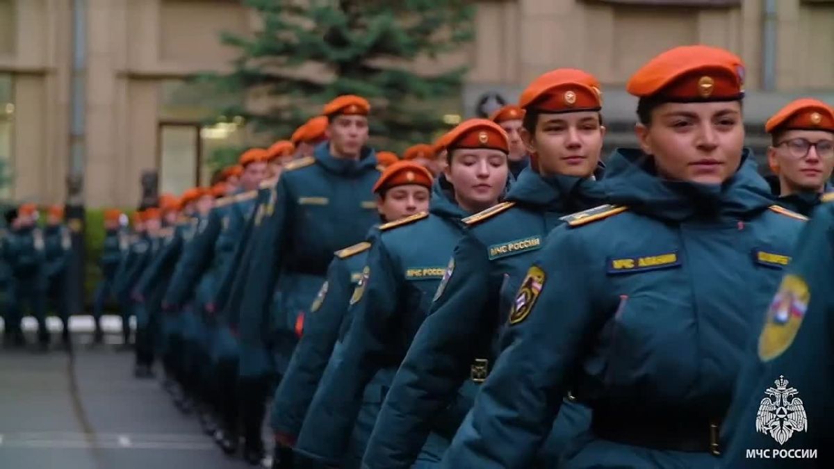 Стань частью МЧС России. Стремишься помогать людям, спасать жизни и стоять на страже безопасности? Тогда Санкт-Петербургский университет ГПС МЧС России ждёт именно тебя! Здесь ты получишь не просто образование, а...