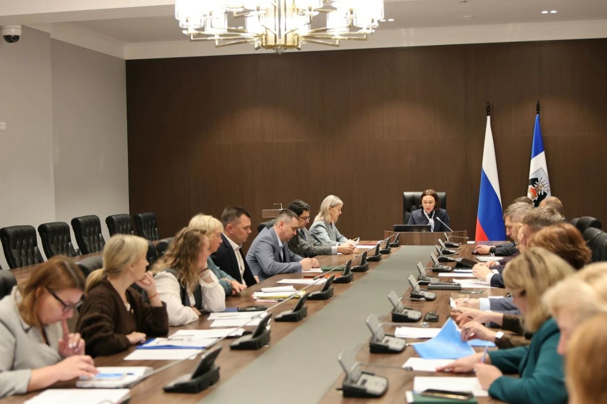 Депутаты Новгородской областной Думы приняли участие в обсуждении вопросов перераспределения полномочий между муниципалитетами и органами власти региона Депутаты Новгородской областной Думы приняли участие в обсуждении вопросов перераспределения полномочий между муниципалитетами и органами власти региона