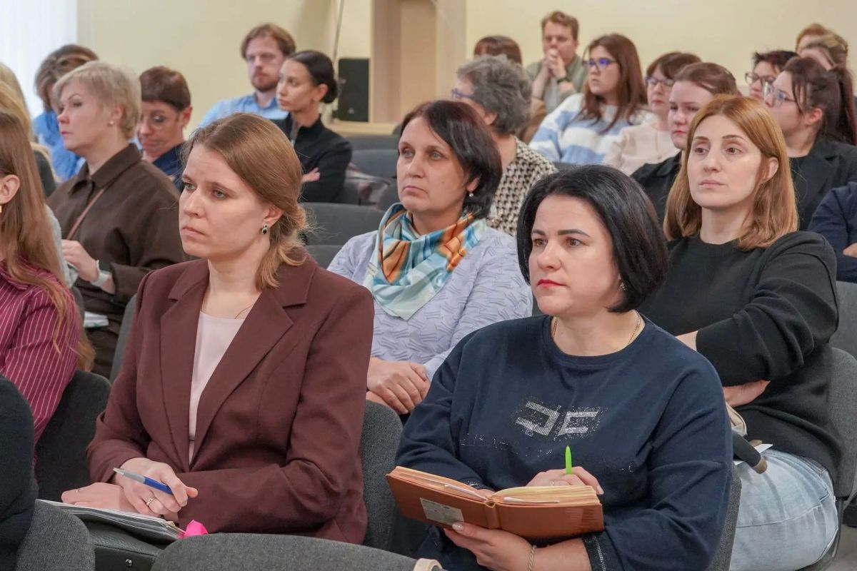 С заботой о самых важных: обсудили помощь будущим мамам и детям С заботой о самых важных: обсудили помощь будущим мамам и детям