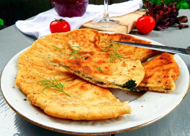 Лобиани: Грузинские лепешки с фасолью, которые покорят ваше сердце