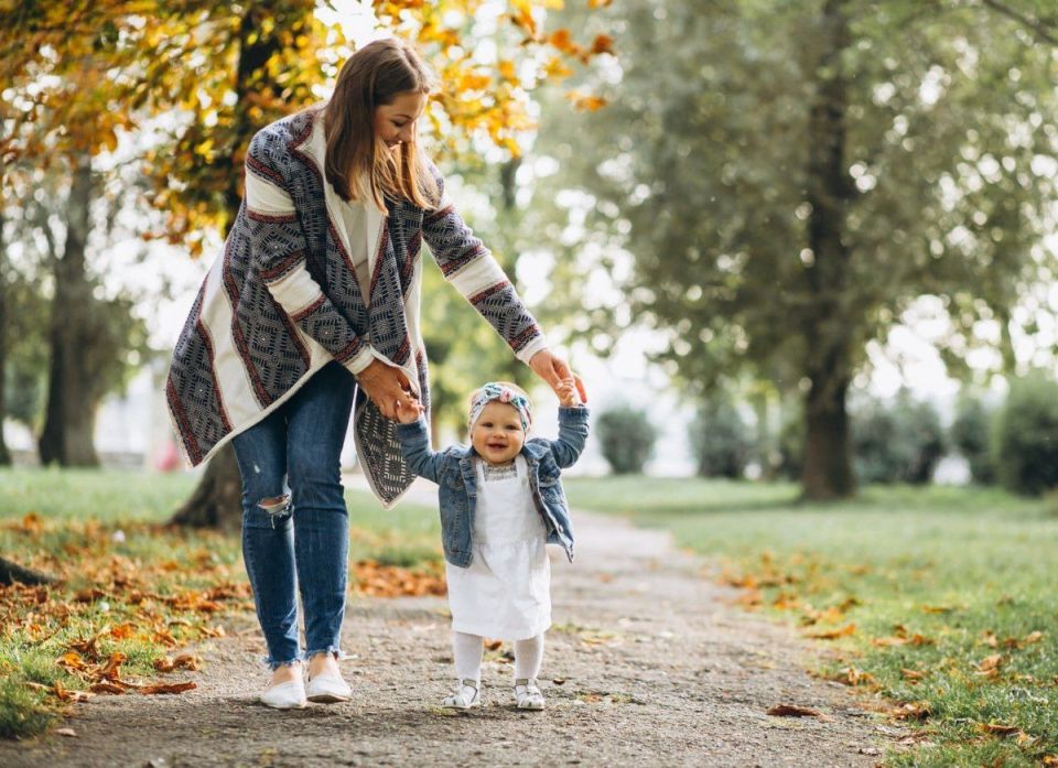 Как декретный отпуск влияет на пенсию? Узнайте важные детали от Минтруда