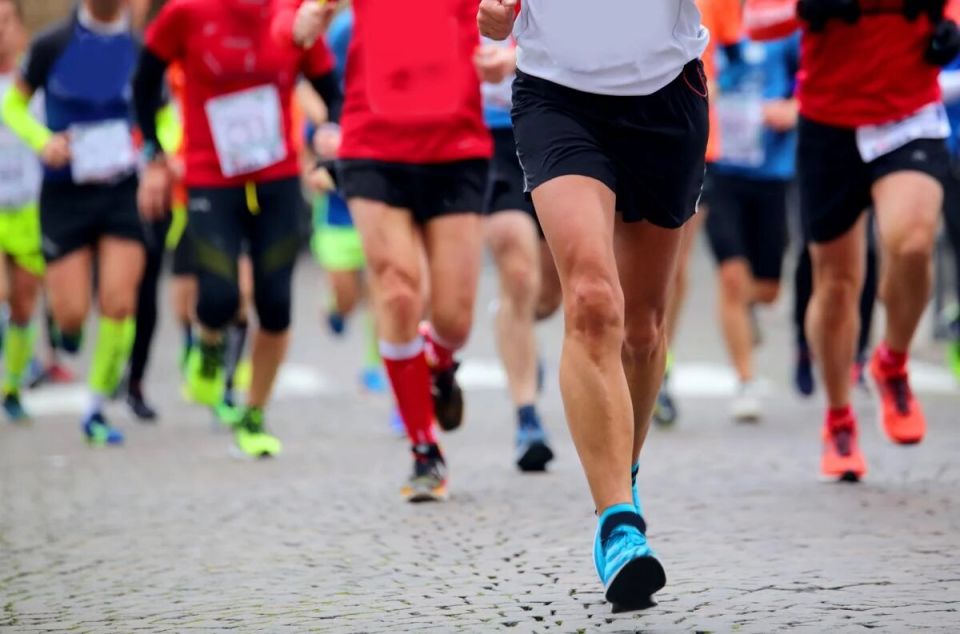 Как далеко способен пробежать человек без остановки: исследование рекордов и возможностей