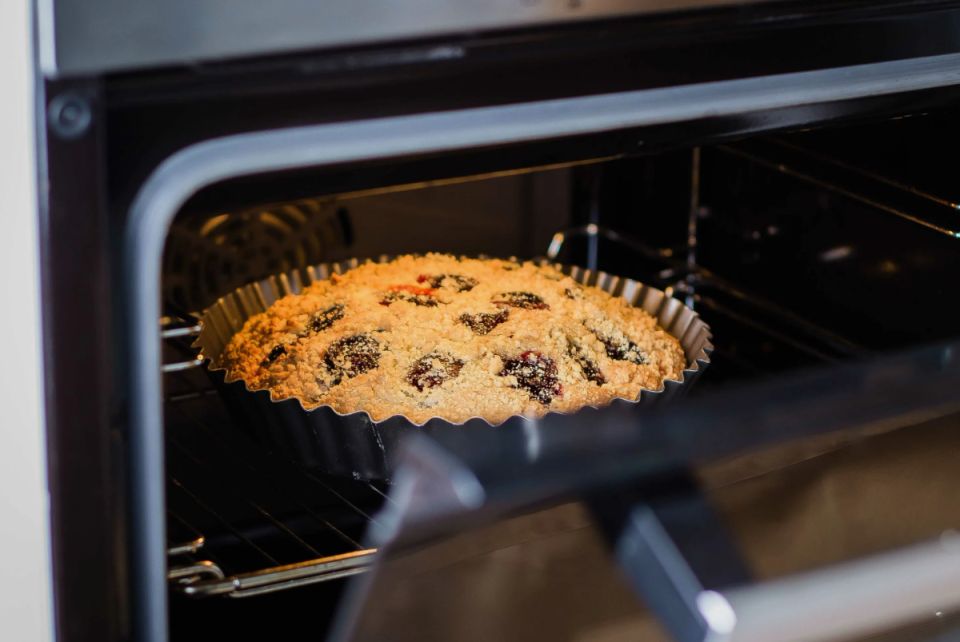 Как научиться готовить идеальные торты: советы для начинающих