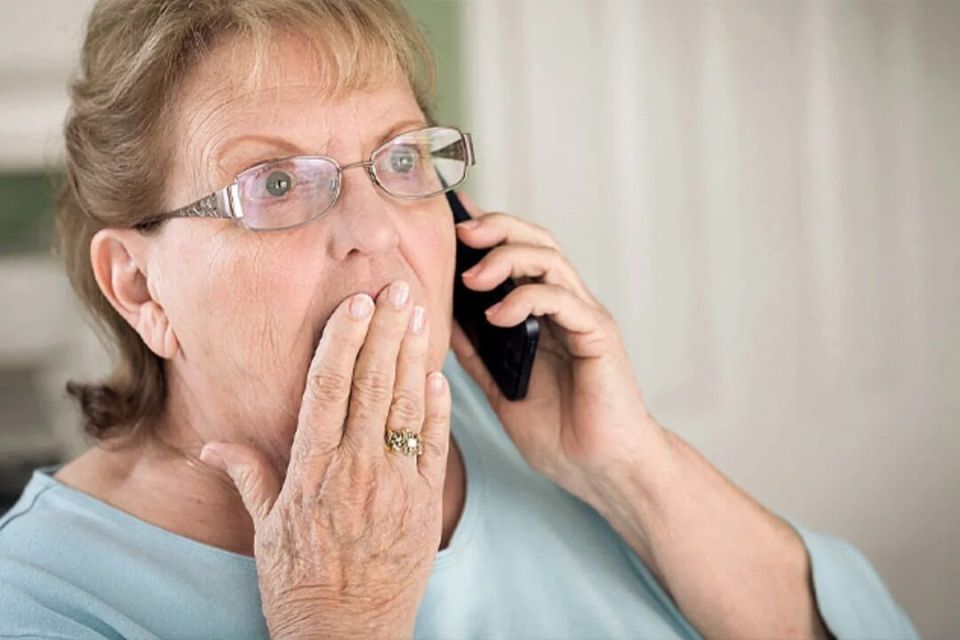 Мошенничество на доверии: как пожилые люди становятся жертвами аферистов