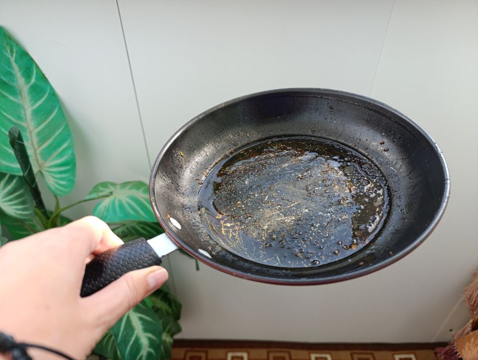 Как вернуть блеск сковородке: простые и эффективные советы по очистке