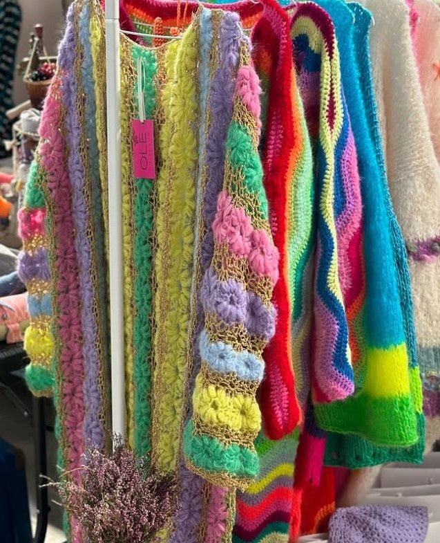 Летний стиль: как яркий кардиган может преобразить ваш образ