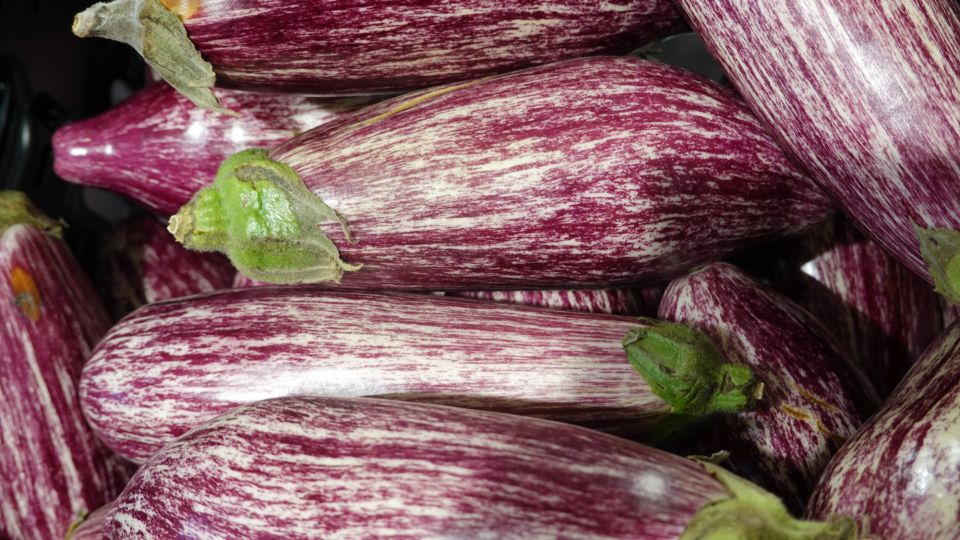 Не надо резать и жарить: «ленивый» способ заготовить баклажаны на зиму