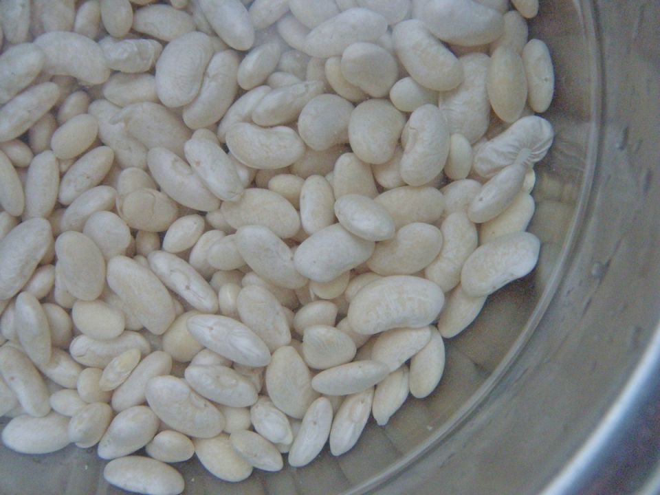 Суп с фасолью и копченой рыбой: новое звучание привычных ингредиентов