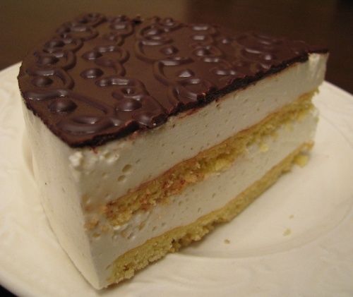 Торт «Птичье молоко»: как повторить легендарный рецепт