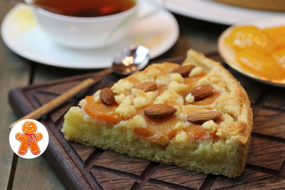 Немецкий пирог с абрикосами и миндалем