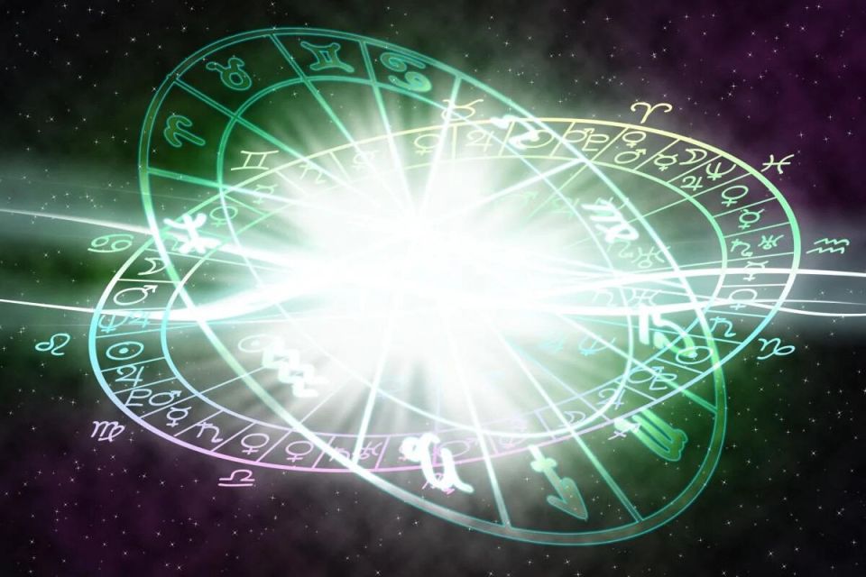 Новолуние сентября: какие знаки Зодиака ждёт денежный поток и удача