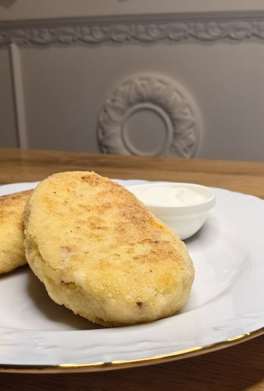 Как спасти остатки картофельного пюре: гениальные котлеты с сыром