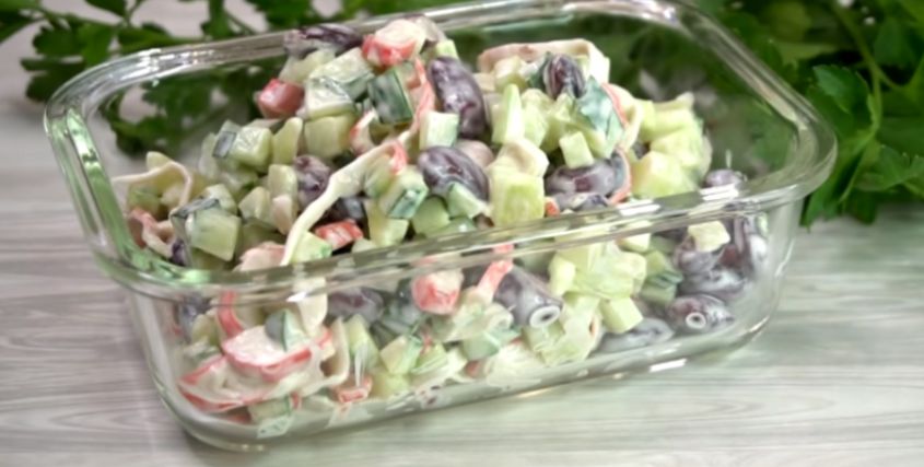 Неповторимый салат за несколько минут: простота, вкус и эффект